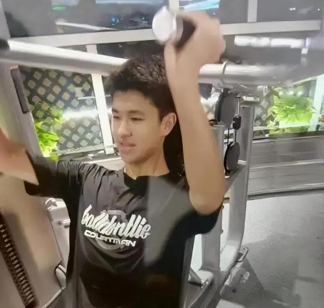 万悬赏没换回孩子的命母亲发文自称罪人瓦力棋牌游戏温州18岁富二代去世20(图15)